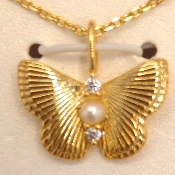 14K Gold Dipped Butterfly Necklace Genuine Real Freshwater Pearl – NWT - Picture 2 of 2
